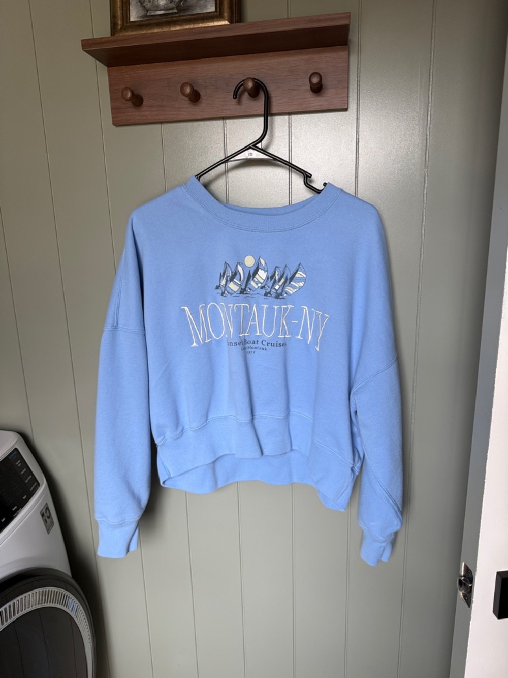 Abercrombie & Fitch Light Blue Montauk Graphic Crewneck Sweater